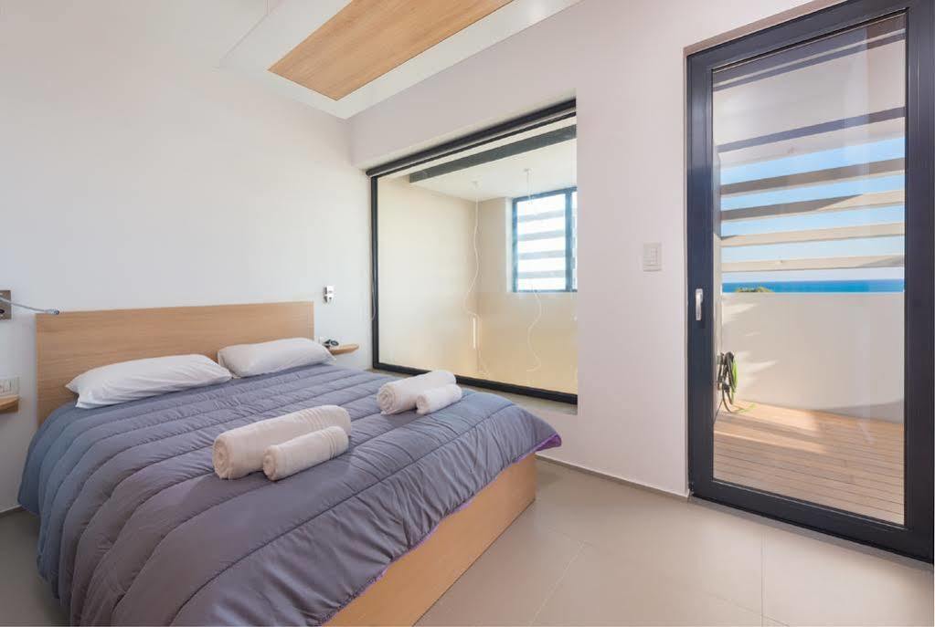 Albatross Beach Front Villas 根纳迪 外观 照片