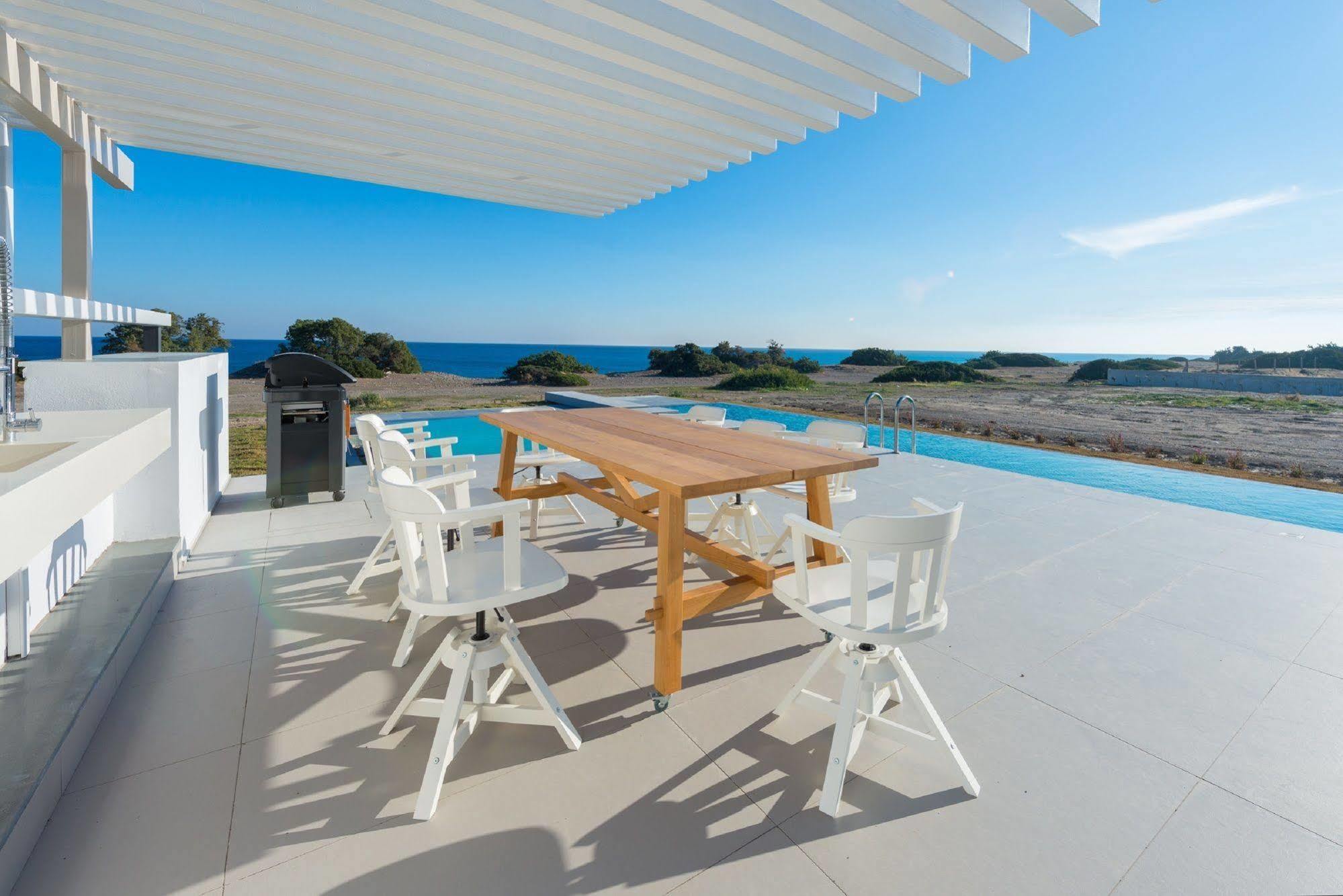 Albatross Beach Front Villas 根纳迪 外观 照片