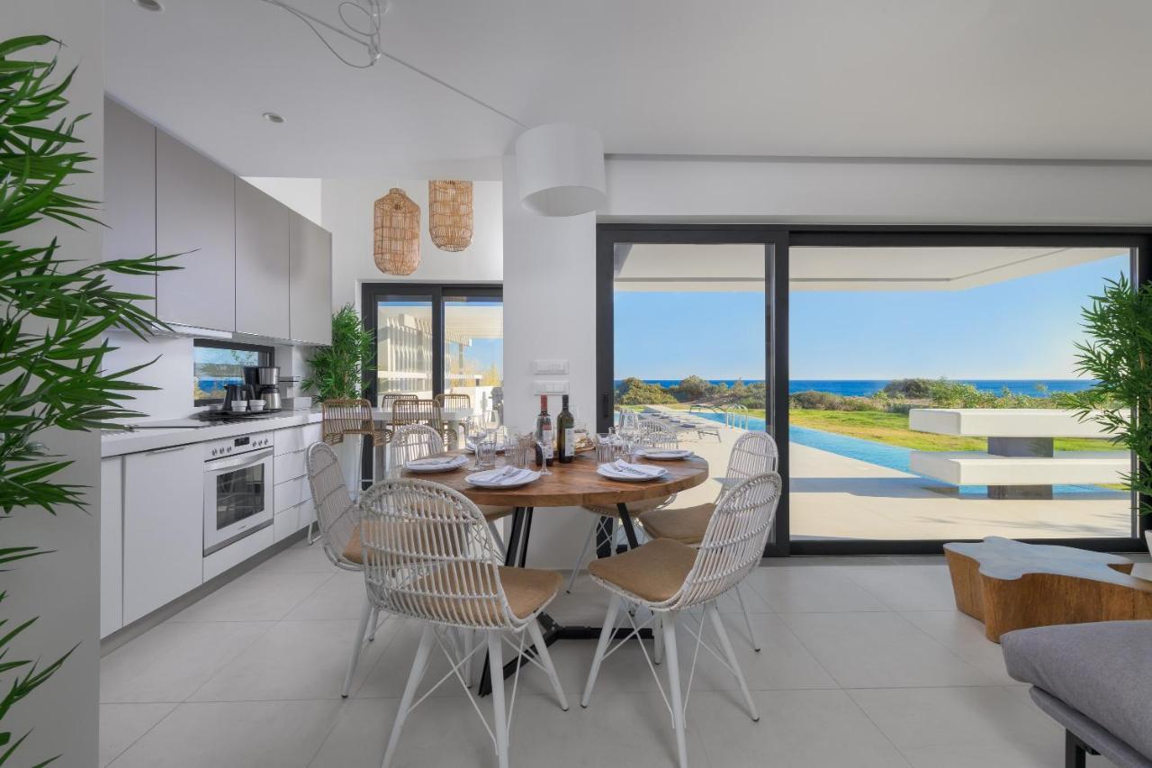 Albatross Beach Front Villas 根纳迪 外观 照片