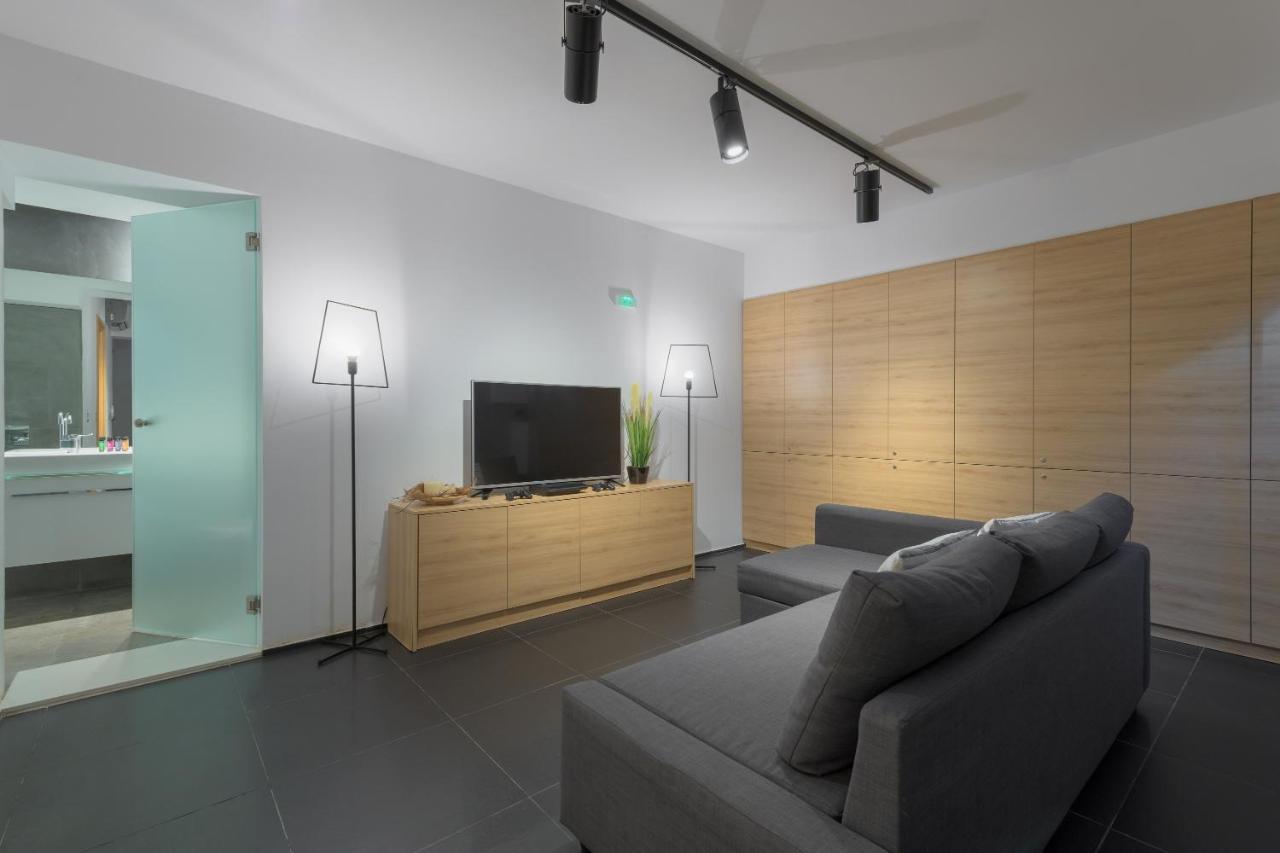 Albatross Beach Front Villas 根纳迪 外观 照片