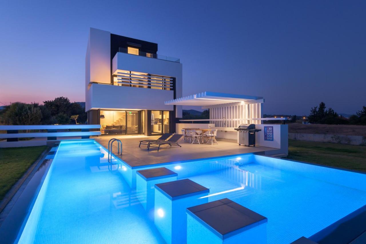 Albatross Beach Front Villas 根纳迪 外观 照片