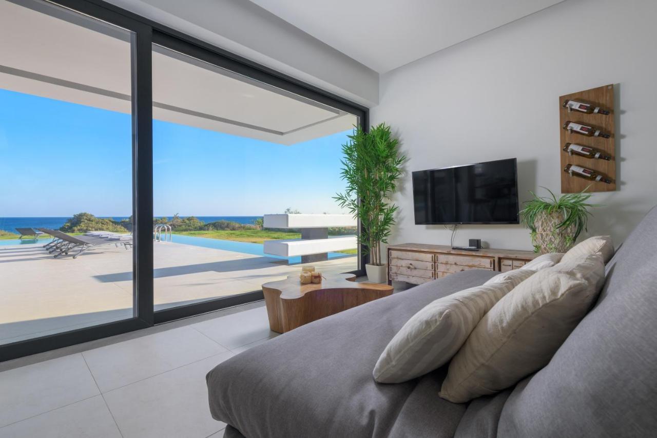 Albatross Beach Front Villas 根纳迪 外观 照片