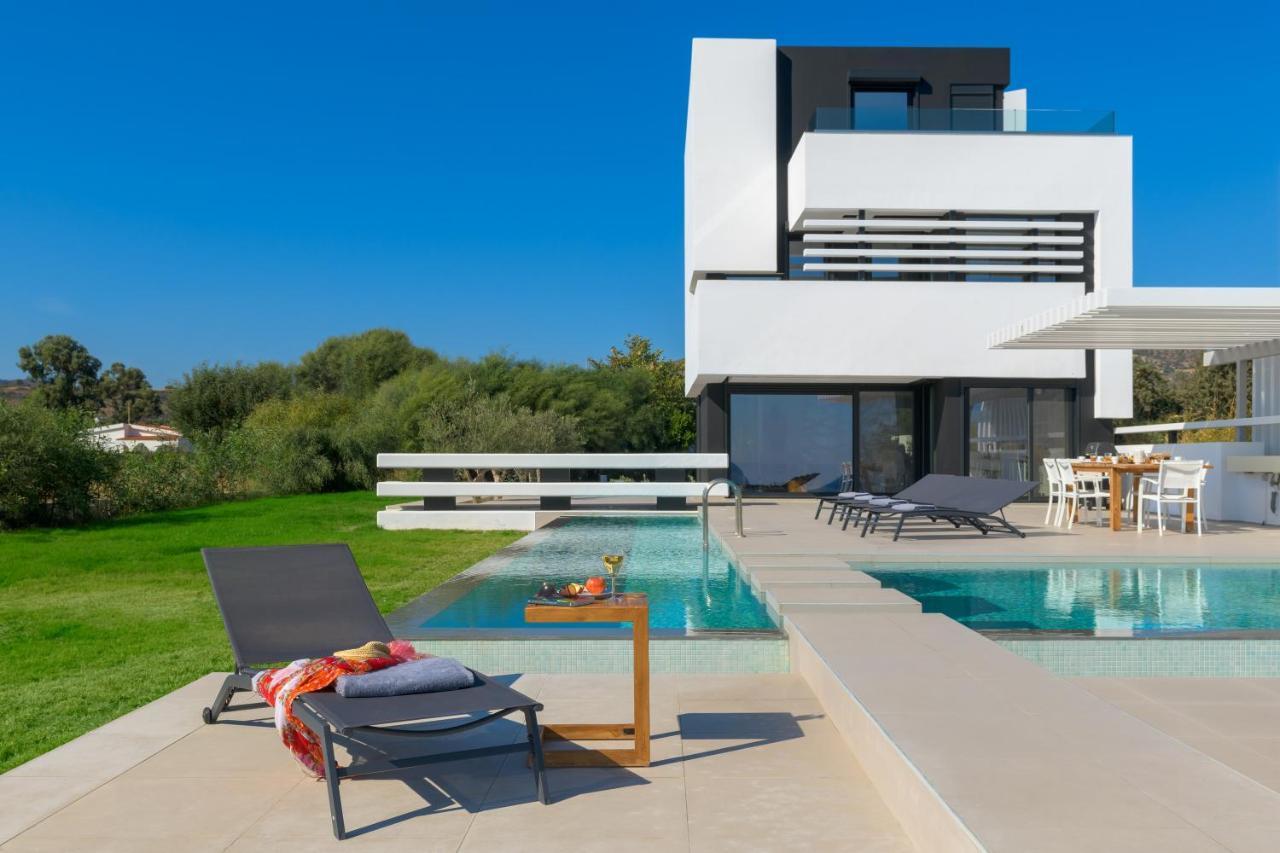 Albatross Beach Front Villas 根纳迪 外观 照片