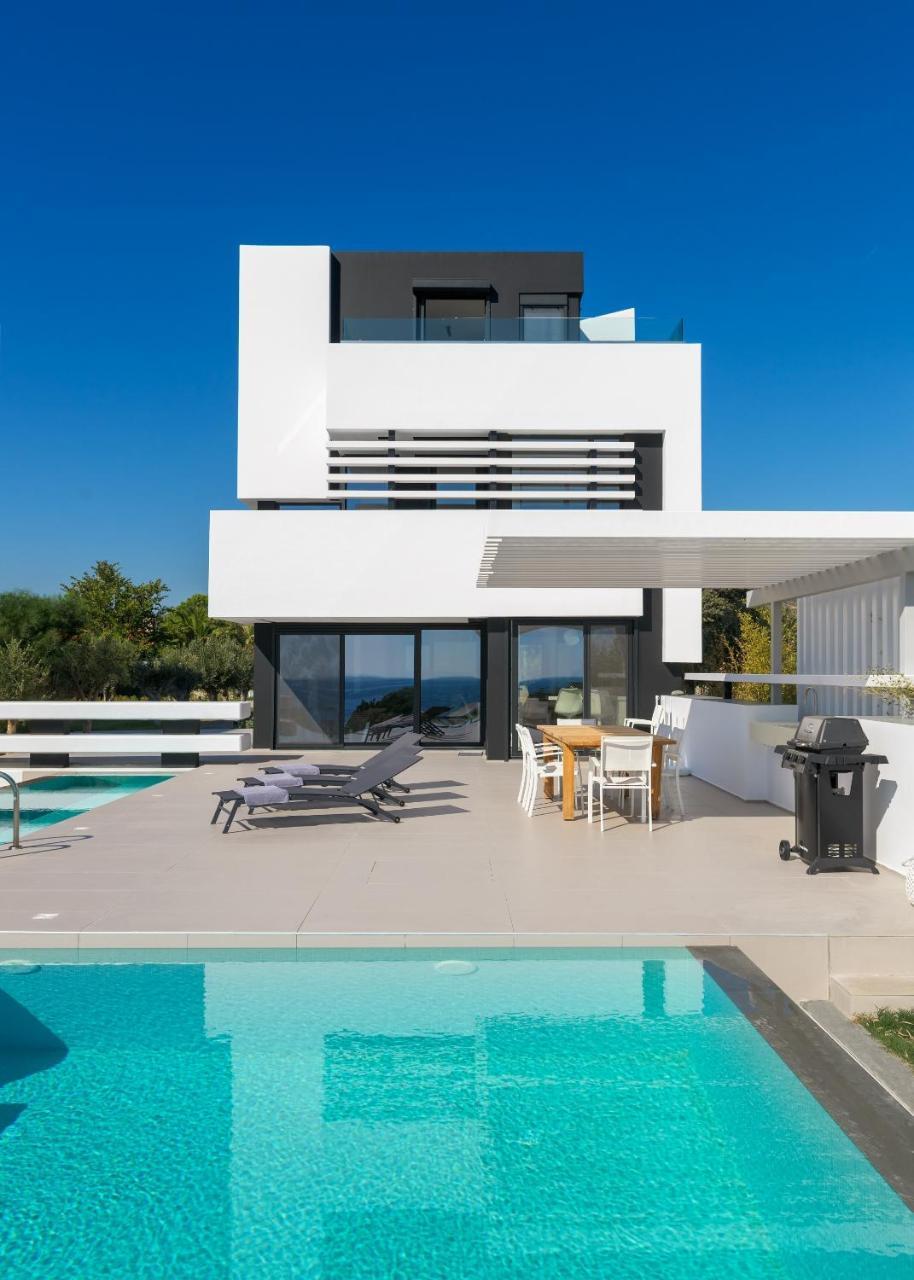 Albatross Beach Front Villas 根纳迪 外观 照片