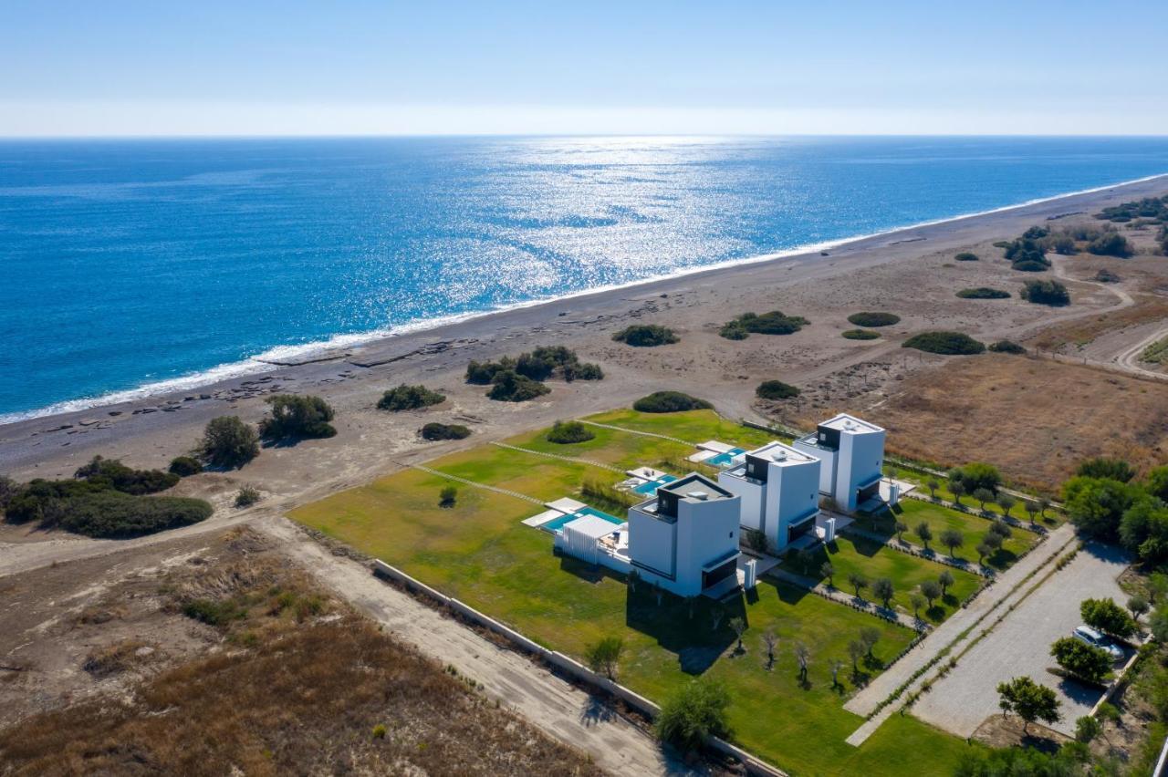 Albatross Beach Front Villas 根纳迪 外观 照片