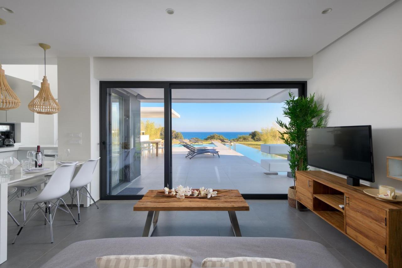 Albatross Beach Front Villas 根纳迪 外观 照片